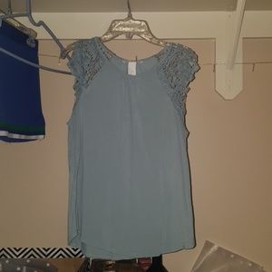 Gray-blue, shoulder lace shirt